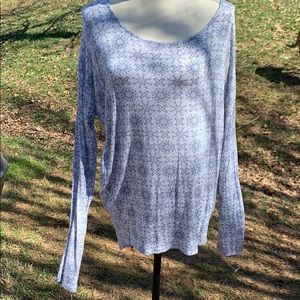 Grey and white patterned boutique top